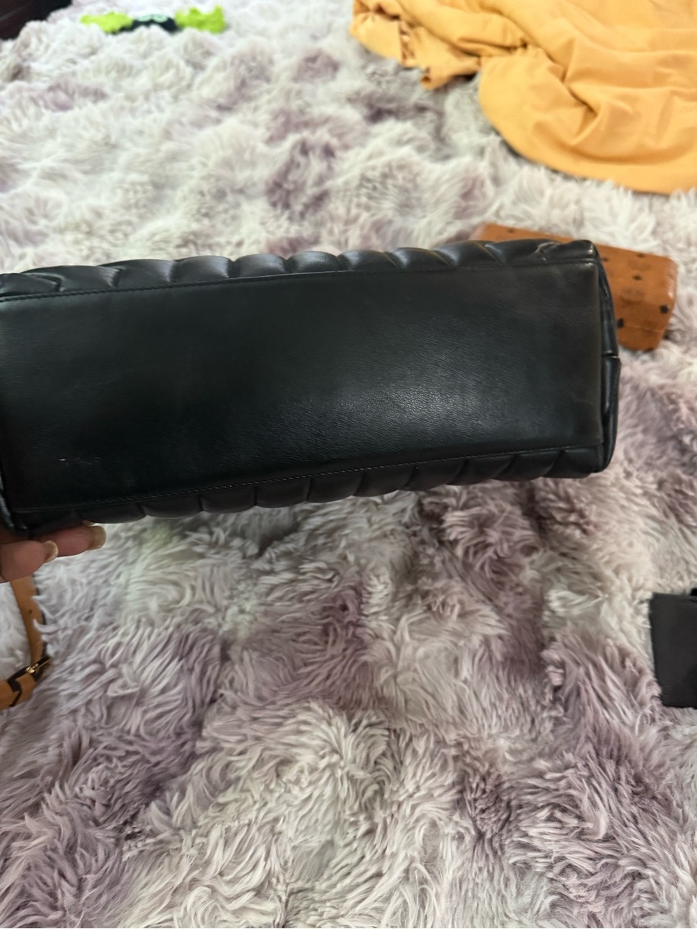 YSL LOU LOU MEDIUM Saint Laurent Black Quilted Leather Chain Shoulder Bag - Picture 3 of 5
